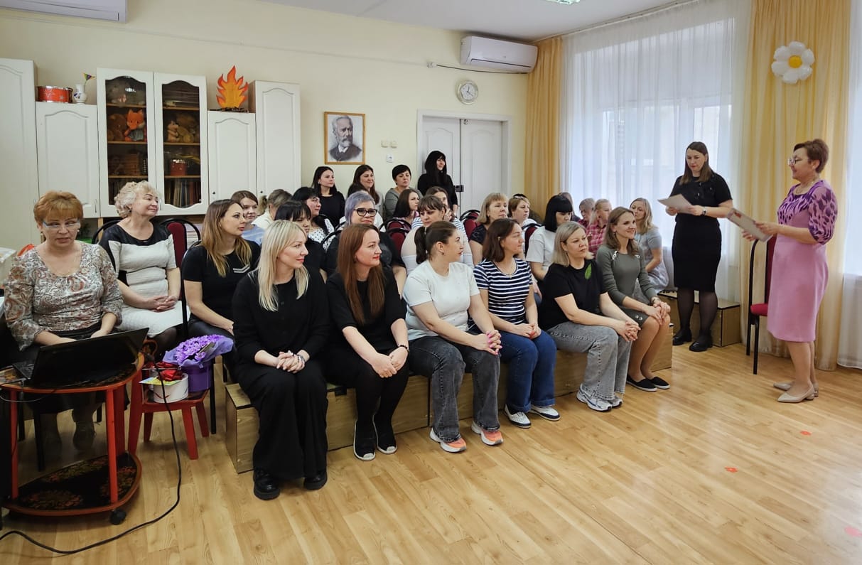В преддверии Международного женского дня 8 марта, сегодня состоялась для всего коллектива детского сада поздравительная пятиминутка.